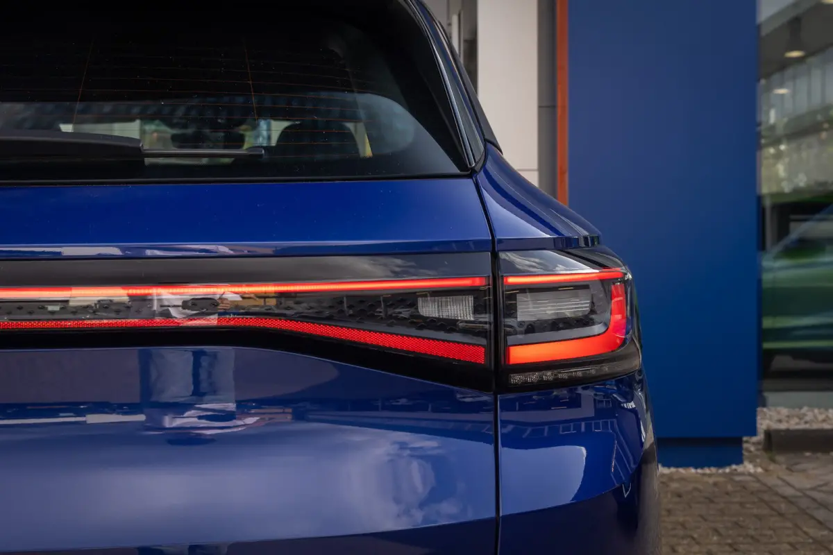Pro 77 kWh | Cruise control adaptief | Camera | Apple Carplay/Android Auto | 19'' | Keyless | Led | Navigatie | Achteruitrijcamera | Apple Carplay/Android Auto|telefoonintegratie premium | C