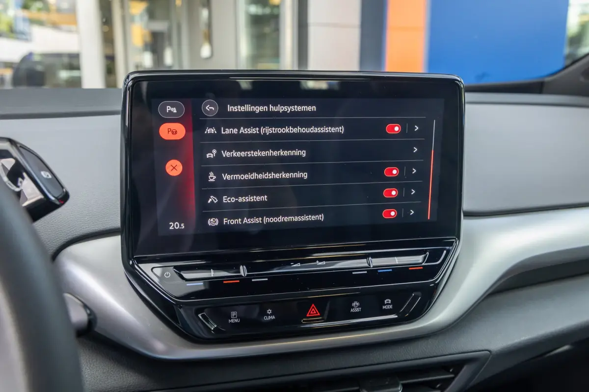 Pro 77 kWh | Cruise control adaptief | Camera | Apple Carplay/Android Auto | 19'' | Keyless | Led | Navigatie | Achteruitrijcamera | Apple Carplay/Android Auto|telefoonintegratie premium | C