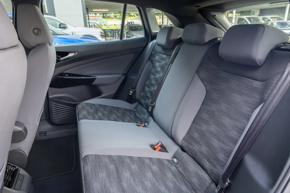 Pro 77 kWh | Cruise control adaptief | Camera | Apple Carplay/Android Auto | 19'' | Keyless | Led | Navigatie | Achteruitrijcamera | Apple Carplay/Android Auto|telefoonintegratie premium | C