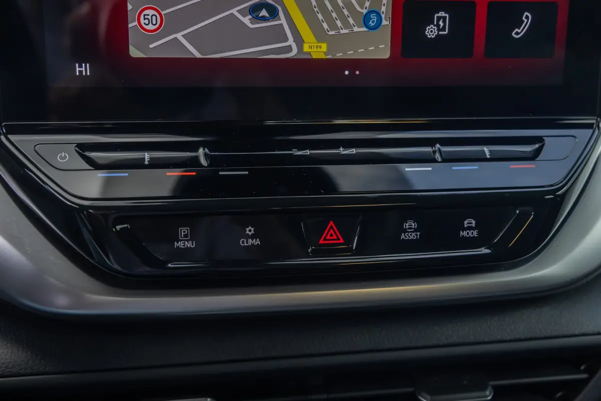 Pro 77 kWh | Cruise control adaptief | Camera | Apple Carplay/Android Auto | 19'' | Keyless | Led | Navigatie | Achteruitrijcamera | Apple Carplay/Android Auto|telefoonintegratie premium | C