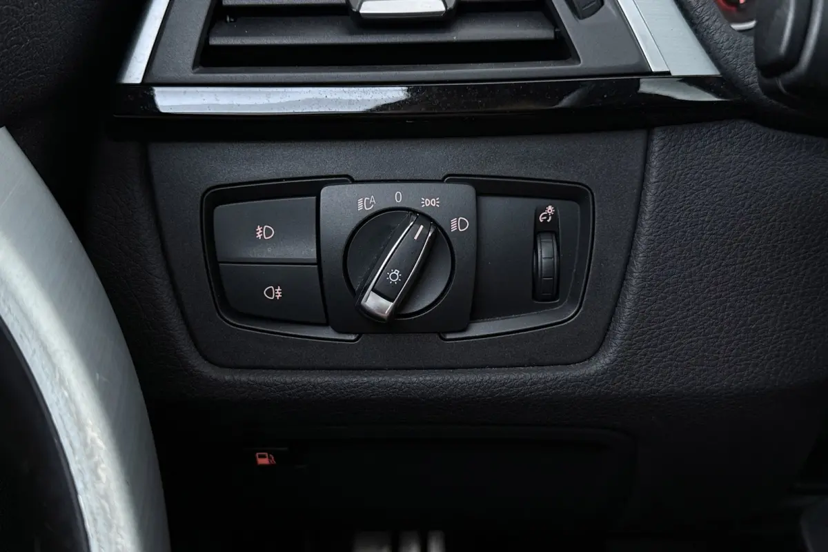 330e Centennial High Executive M-Sport | Panoramadak | 95% SOH | Org NL | Keyless | Navigatie | Stoelverwarming |