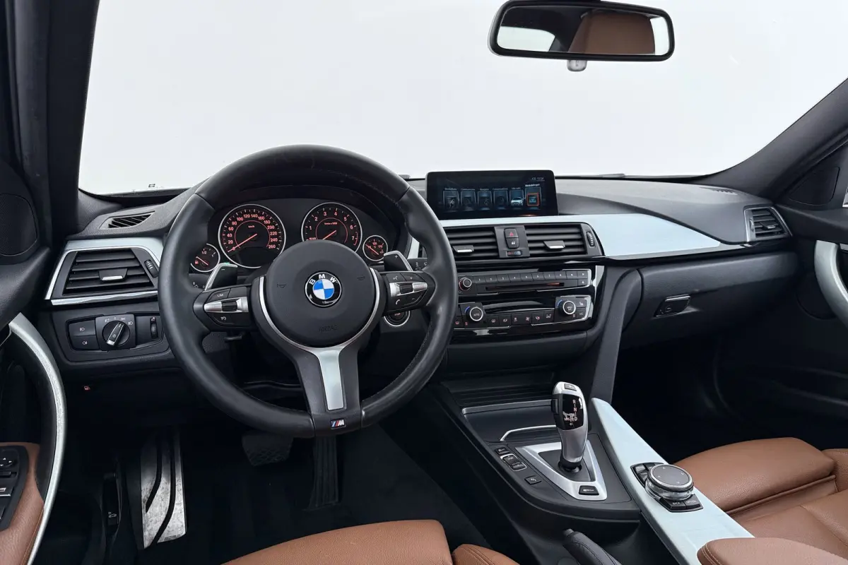 330e Centennial High Executive M-Sport | Panoramadak | 95% SOH | Org NL | Keyless | Navigatie | Stoelverwarming |