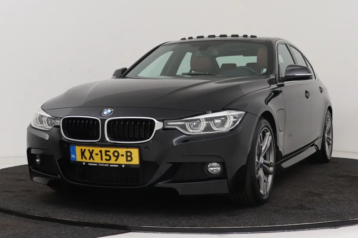 330e Centennial High Executive M-Sport | Panoramadak | 95% SOH | Org NL | Keyless | Navigatie | Stoelverwarming |