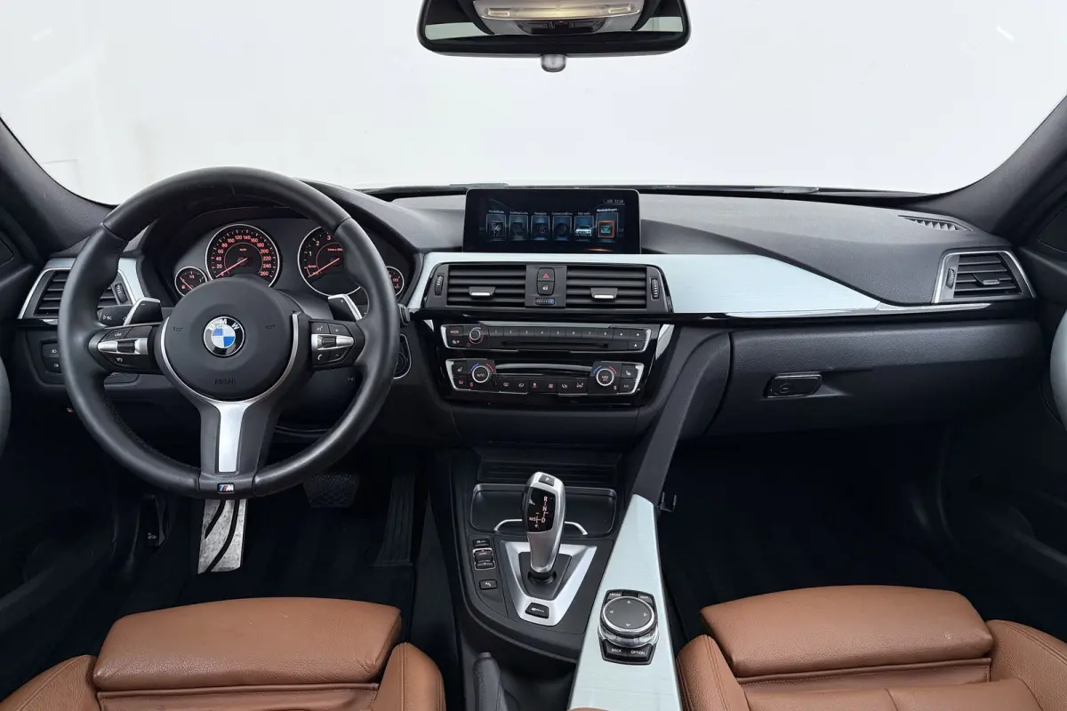 330e Centennial High Executive M-Sport | Panoramadak | 95% SOH | Org NL | Keyless | Navigatie | Stoelverwarming |