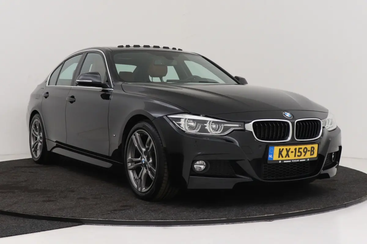 330e Centennial High Executive M-Sport | Panoramadak | 95% SOH | Org NL | Keyless | Navigatie | Stoelverwarming |