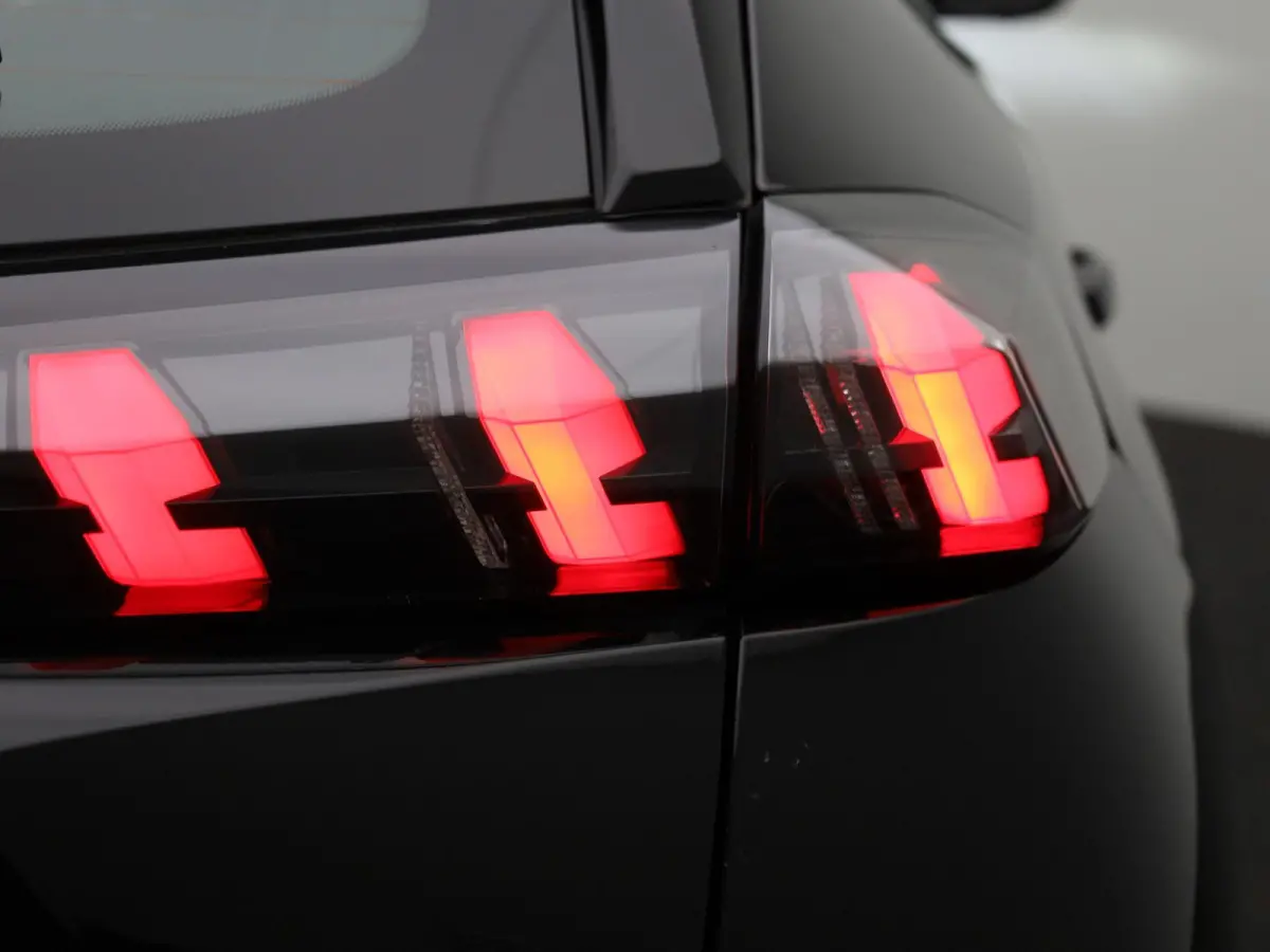 EV Active Pack 50 kWh | 93% SOH | Cruise Control | Keyless | Apple Carplay/Android Auto | Navigatie | DAB |