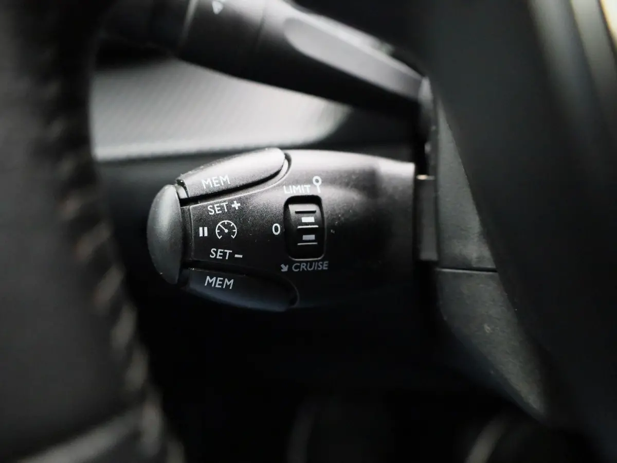 EV Active Pack 50 kWh | 93% SOH | Cruise Control | Keyless | Apple Carplay/Android Auto | Navigatie | DAB |