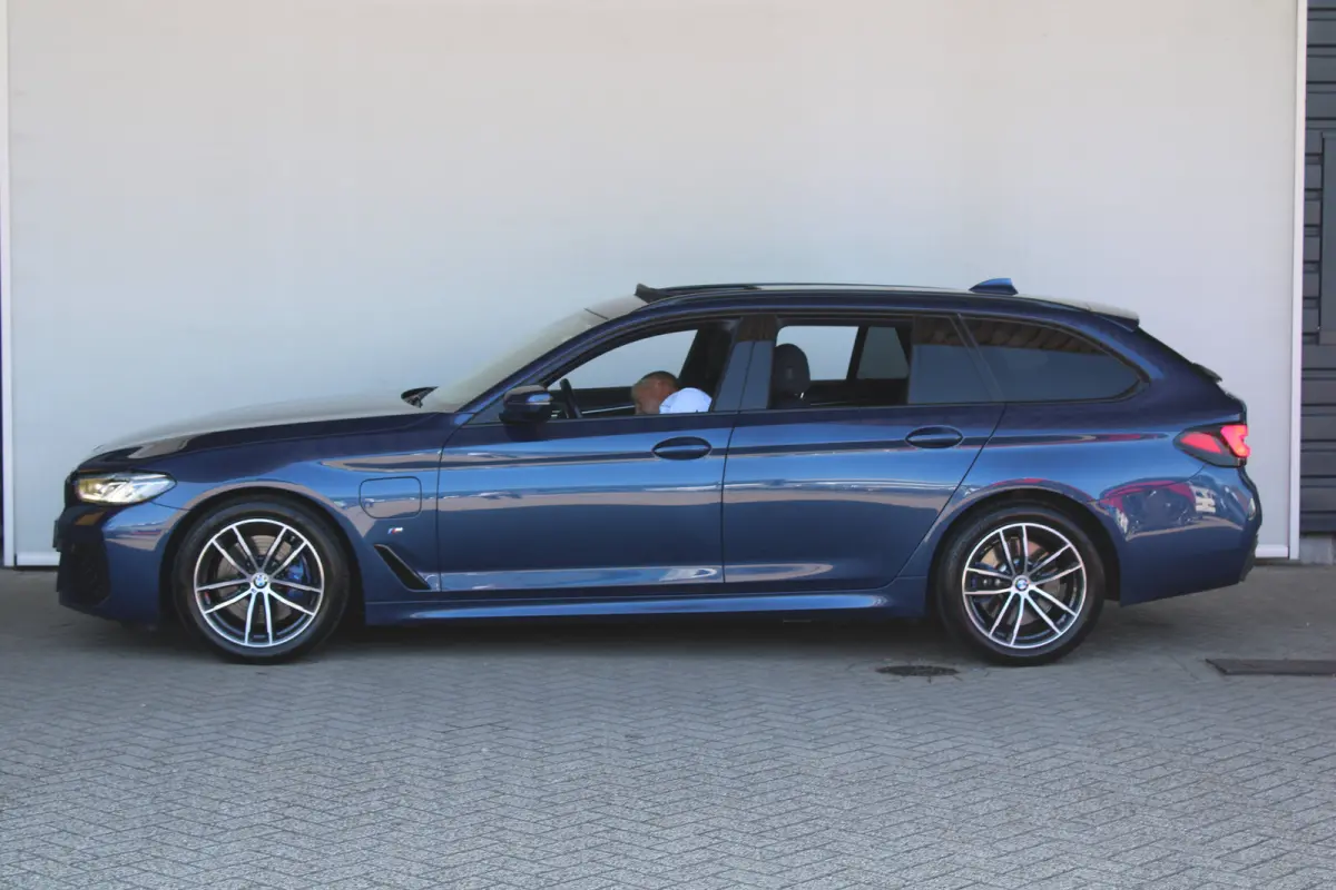 530e xDrive High Executive | M Sport | SOH 83% | Alcantara bekleding | Harman kardon audio | Apple carplay & Android auto |