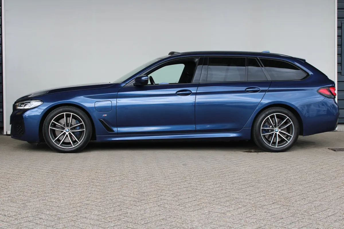 530e xDrive High Executive | SOH 83% | Alcantara bekleding | Harman kardon audio | Apple carplay & Android auto |
