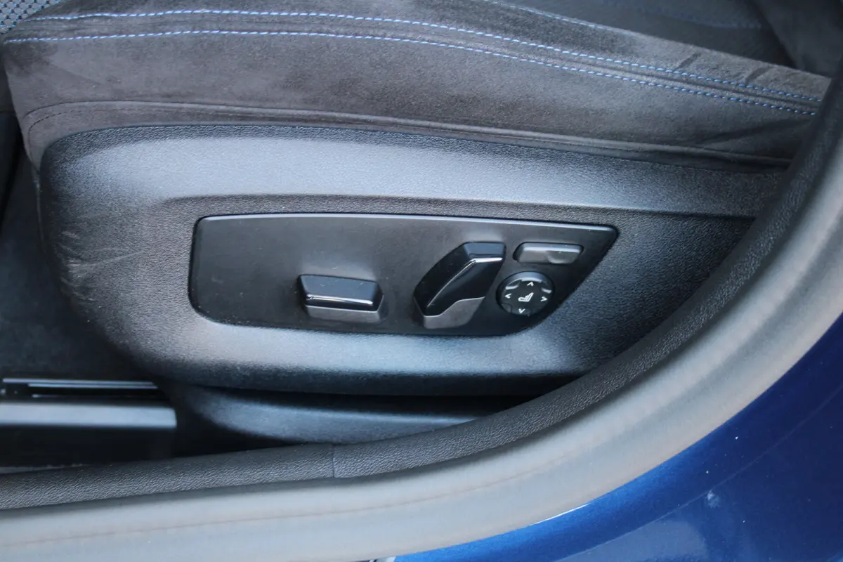 530e xDrive High Executive | M Sport | SOH 83% | Alcantara bekleding | Harman kardon audio | Apple carplay & Android auto |