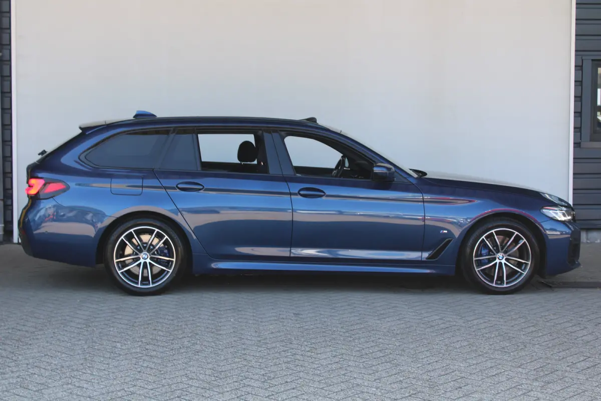 530e xDrive High Executive | M Sport | SOH 83% | Alcantara bekleding | Harman kardon audio | Apple carplay & Android auto |