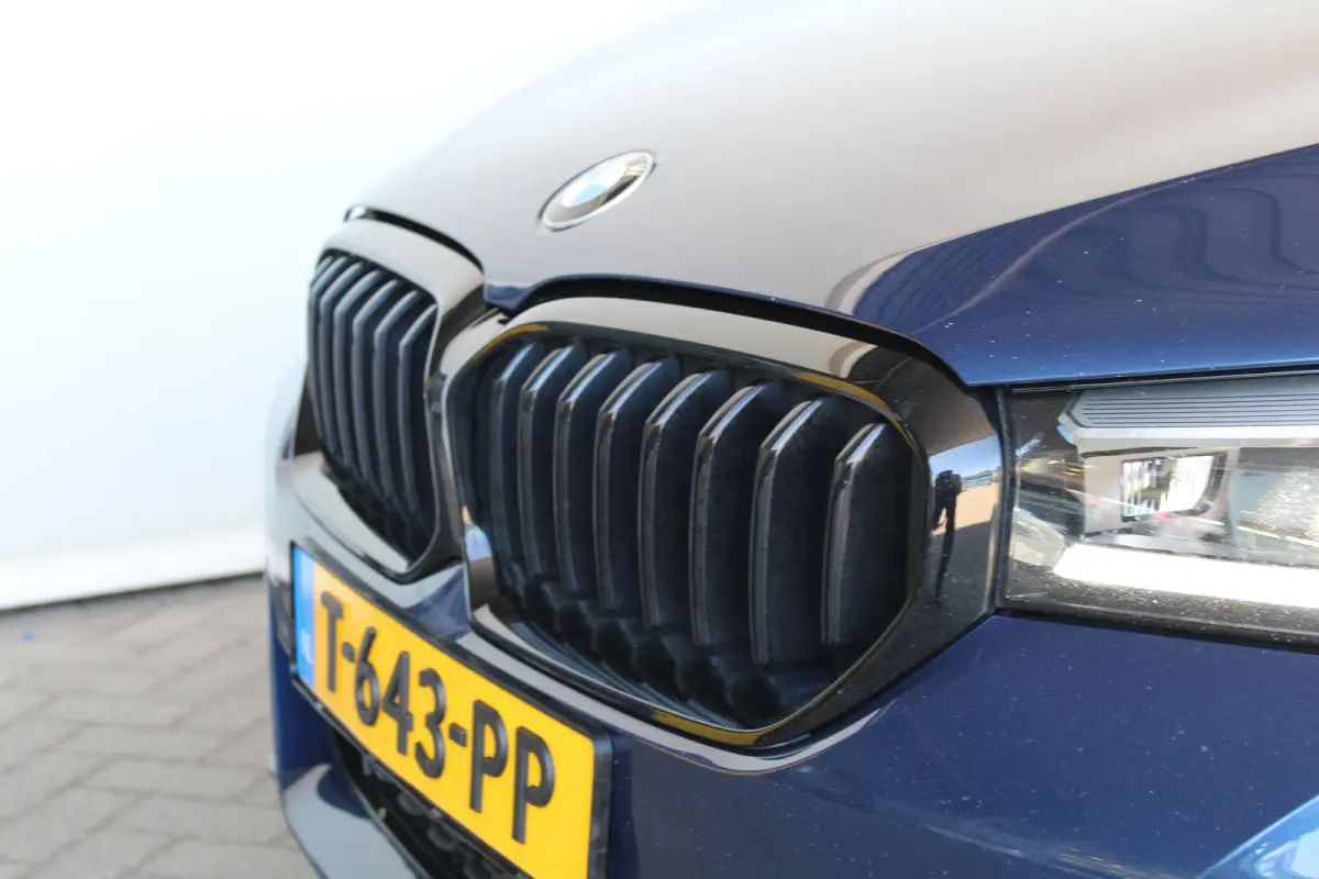 530e xDrive High Executive | M Sport | SOH 83% | Alcantara bekleding | Harman kardon audio | Apple carplay & Android auto |