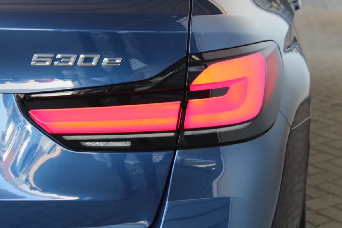 530e xDrive High Executive | M Sport | SOH 83% | Alcantara bekleding | Harman kardon audio | Apple carplay & Android auto |