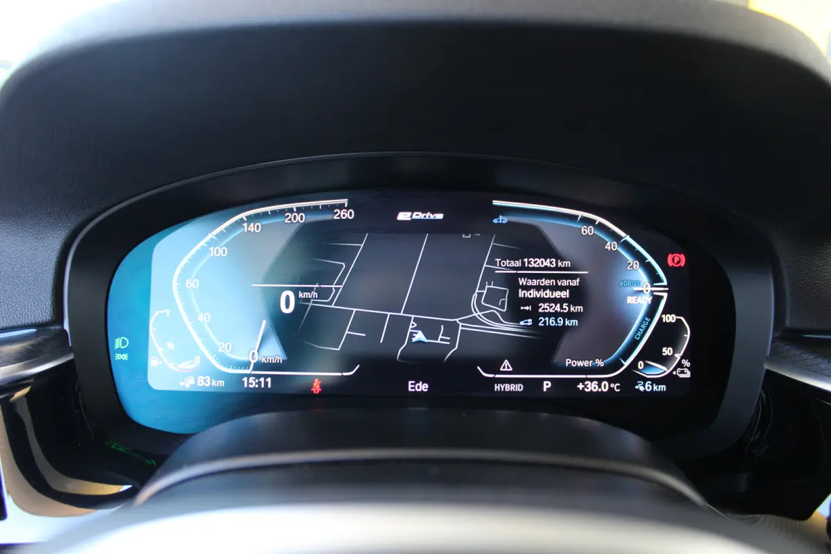 530e xDrive High Executive | M Sport | SOH 83% | Alcantara bekleding | Harman kardon audio | Apple carplay & Android auto |