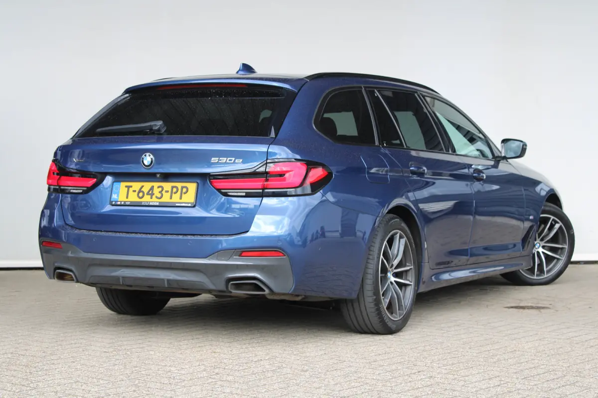 530e xDrive High Executive | SOH 83% | Alcantara bekleding | Harman kardon audio | Apple carplay & Android auto |