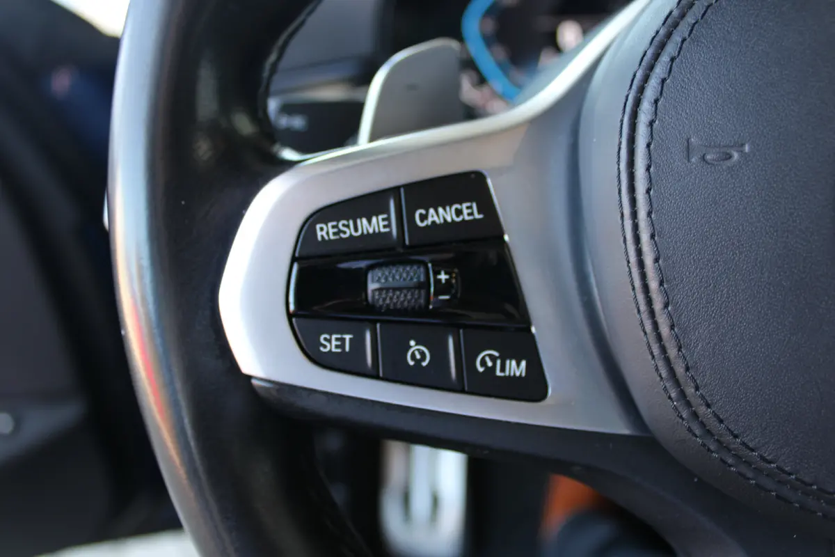 530e xDrive High Executive | M Sport | SOH 83% | Alcantara bekleding | Harman kardon audio | Apple carplay & Android auto |