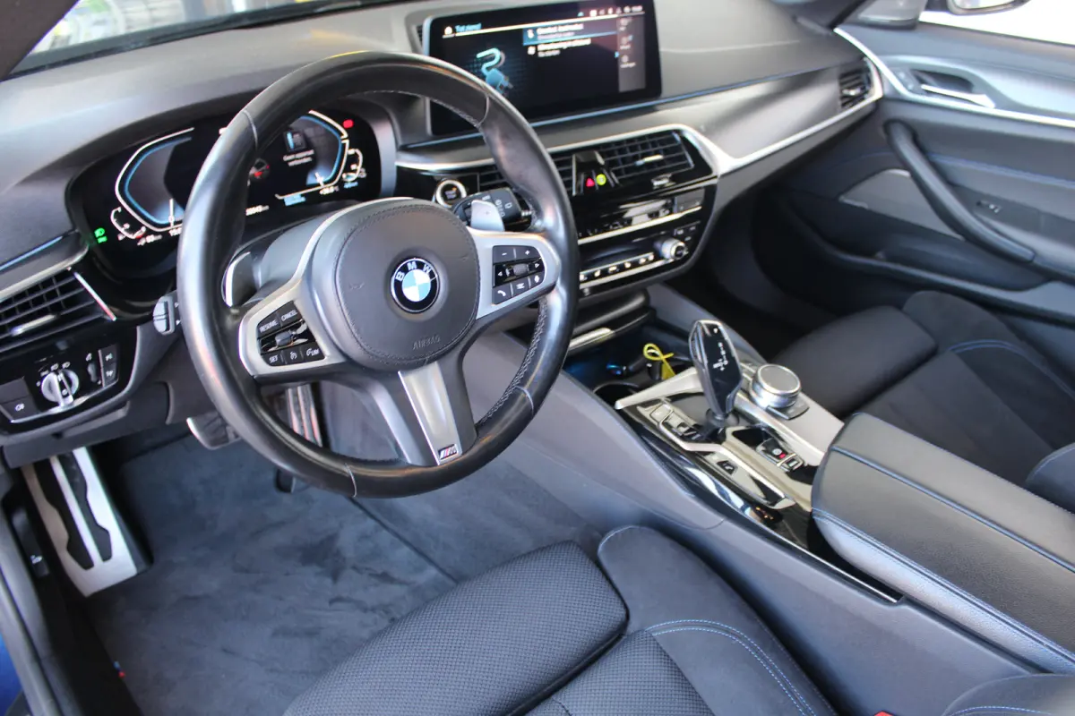530e xDrive High Executive | M Sport | SOH 83% | Alcantara bekleding | Harman kardon audio | Apple carplay & Android auto |