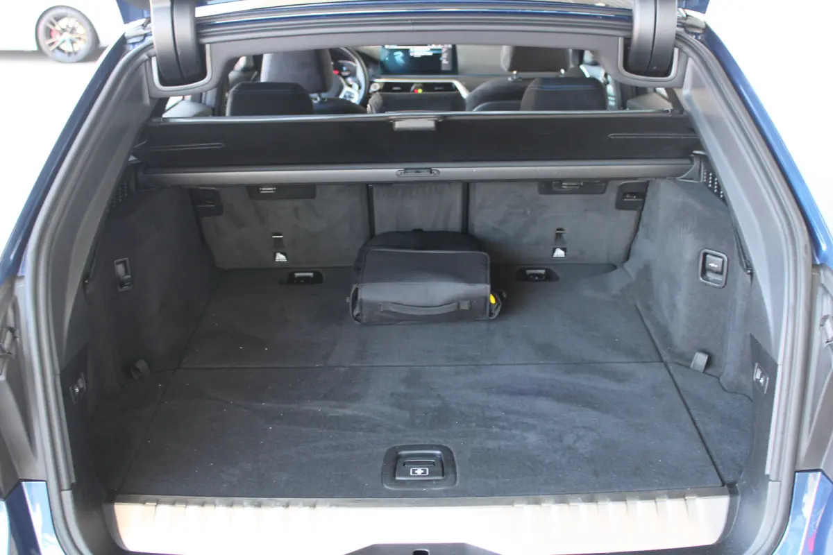 530e xDrive High Executive | M Sport | SOH 83% | Alcantara bekleding | Harman kardon audio | Apple carplay & Android auto |