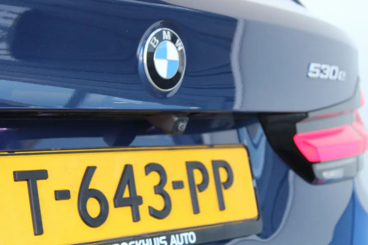 530e xDrive High Executive | M Sport | SOH 83% | Alcantara bekleding | Harman kardon audio | Apple carplay & Android auto |