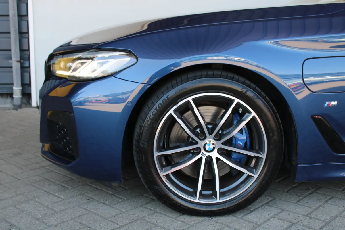 530e xDrive High Executive | M Sport | SOH 83% | Alcantara bekleding | Harman kardon audio | Apple carplay & Android auto |