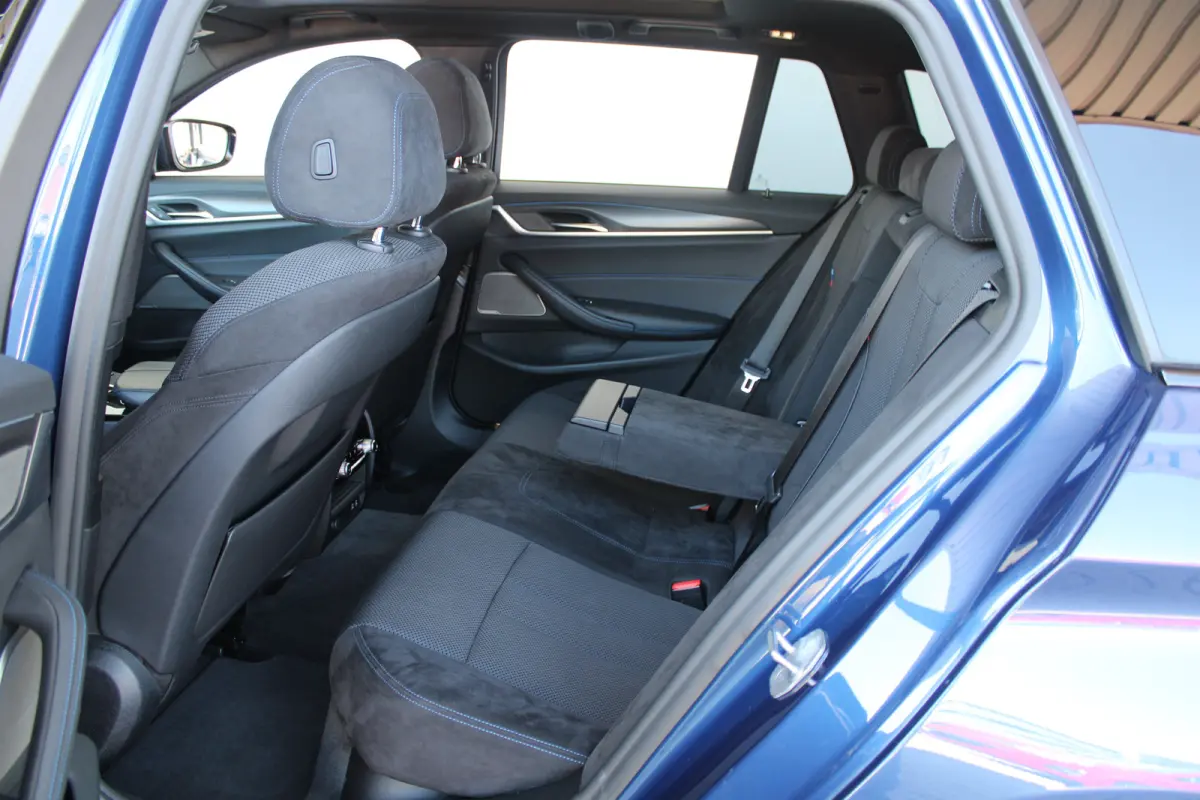 530e xDrive High Executive | M Sport | SOH 83% | Alcantara bekleding | Harman kardon audio | Apple carplay & Android auto |