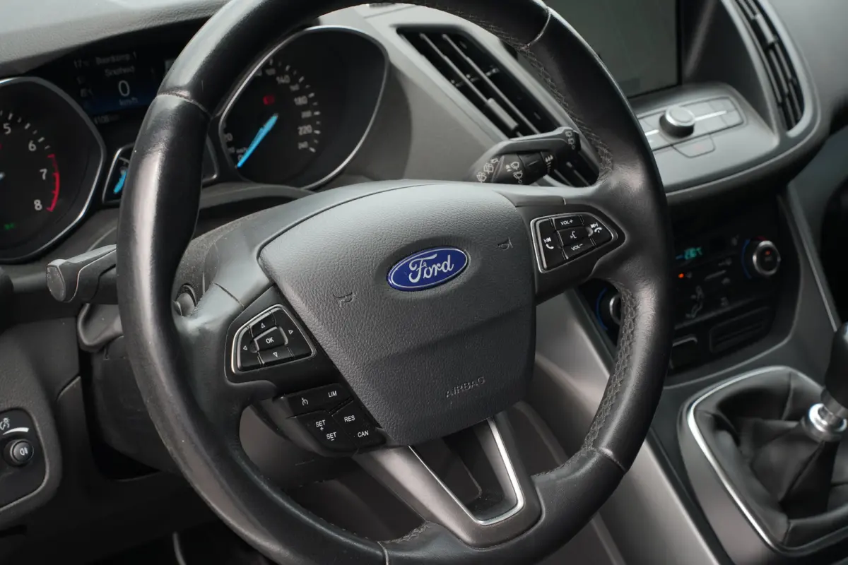 1.5 120pk EcoBoost Trend Ultimate Trekhaak | Cruise Control | Carplay | Achtersensor | 17" |