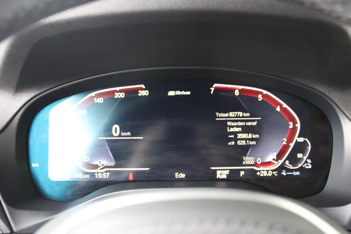 xDrive30e High Executive | M-sport | SOH 86% | Head-up display | Lederen bekleding | Memory seat | M remmen |