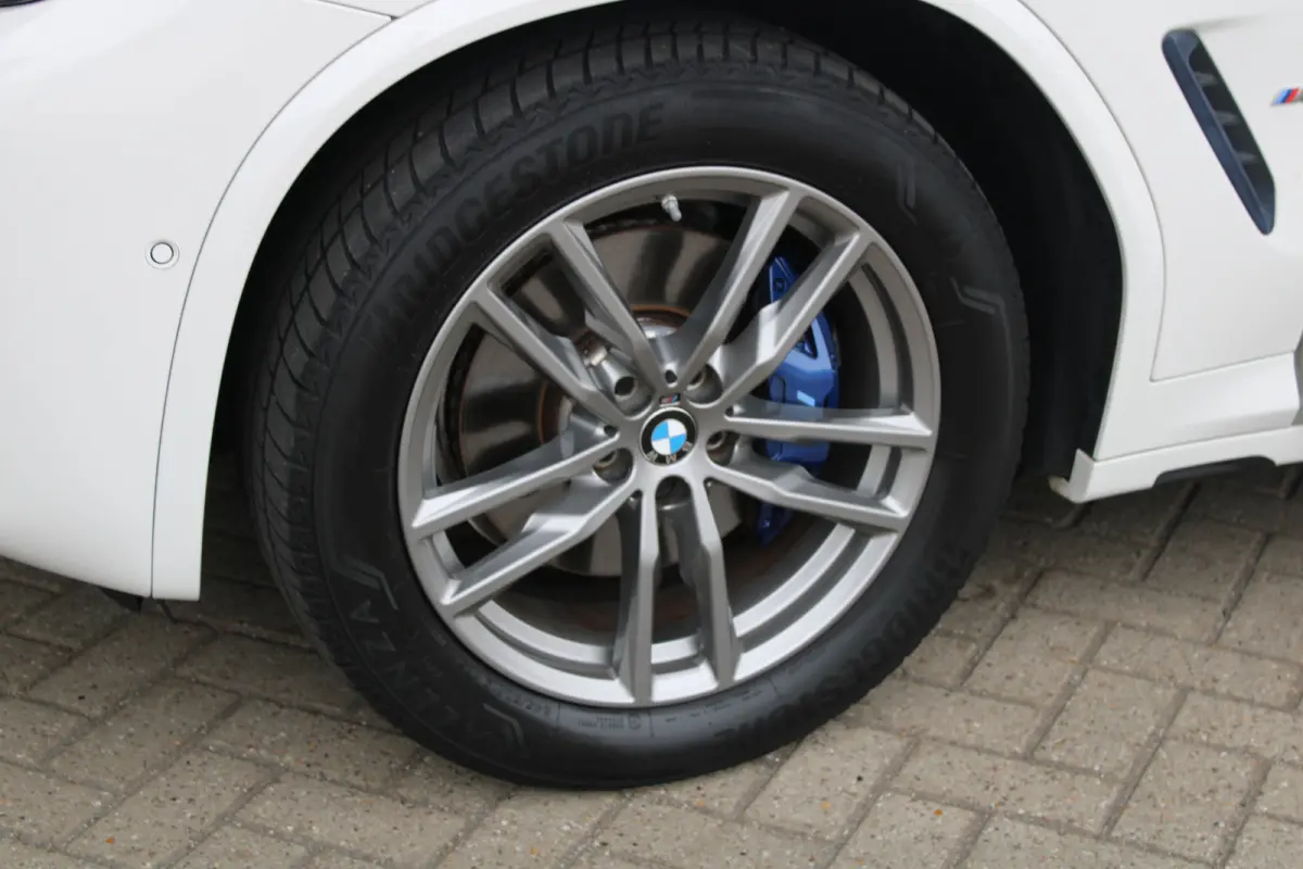 xDrive30e High Executive | M-sport | SOH 86% | Head-up display | Lederen bekleding | Memory seat | M remmen |