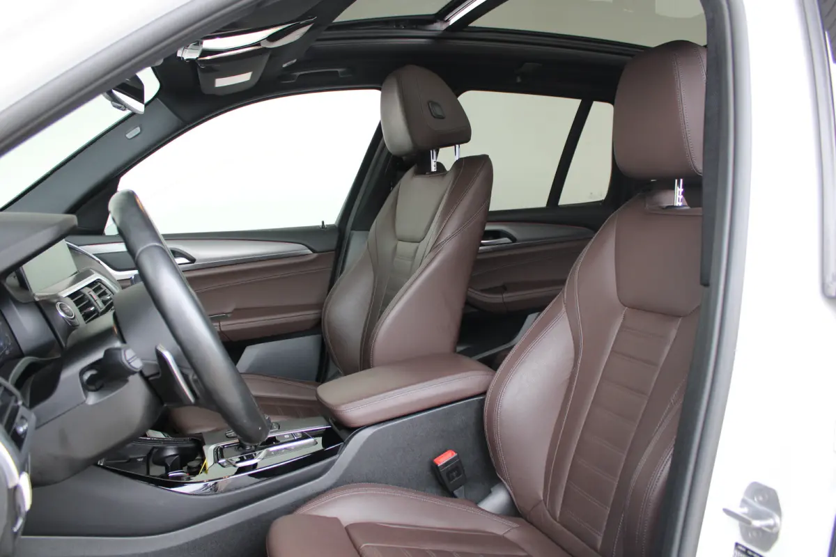 xDrive30e High Executive | M-sport | SOH 86% | Head-up display | Lederen bekleding | Memory seat | M remmen |