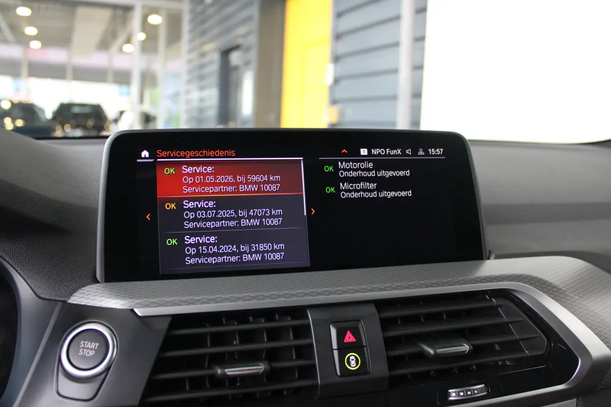 xDrive30e High Executive | M-sport | SOH 86% | Head-up display | Lederen bekleding | Memory seat | M remmen |