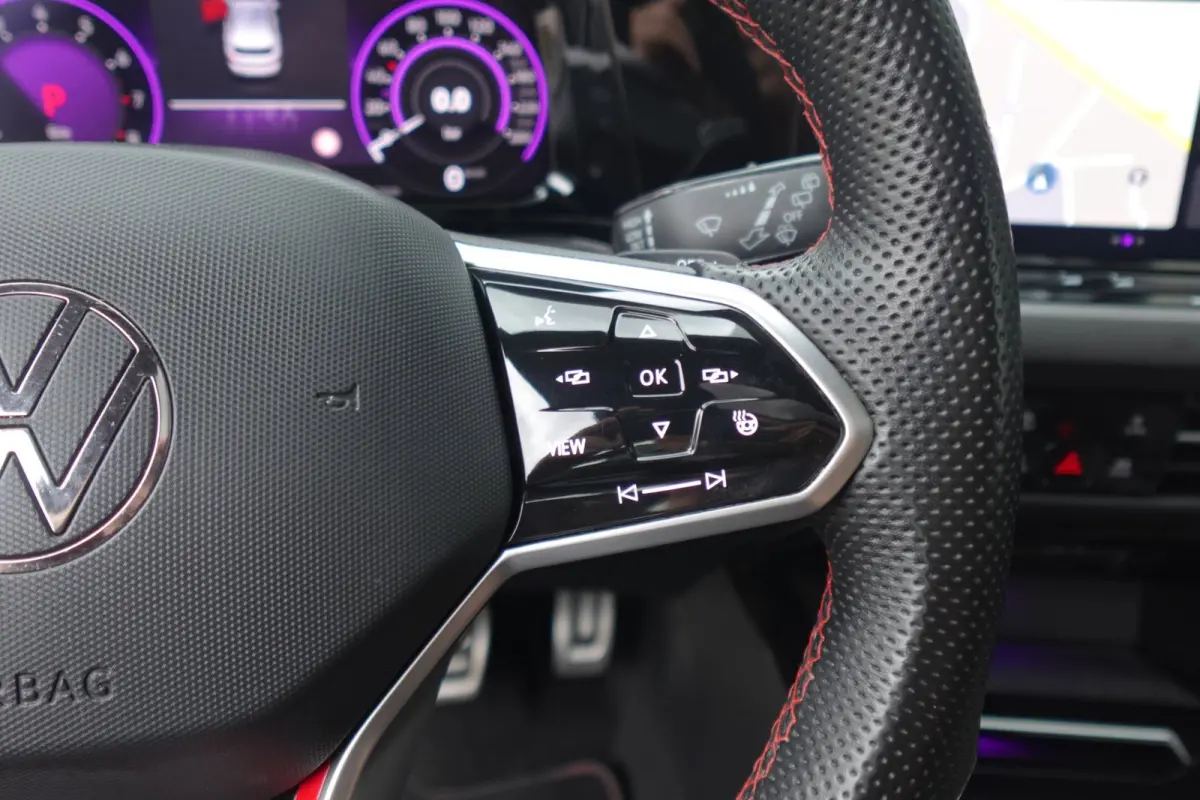 2.0 TSI GTI PANO CAM KEYLESS VOL