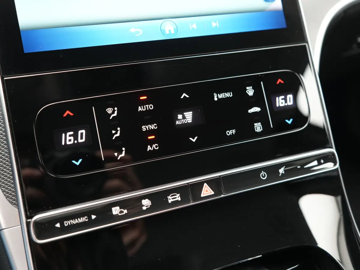 300 e Avantgarde PHEV 313pk Dealer O.H | Cruise Control | Camera | Apple Carplay | Virtual | Elektrische Sportstoelen Verwarmd | Navigatie | MBUX Infotainment | DAB | 17"L.M | Plug In Hybrid