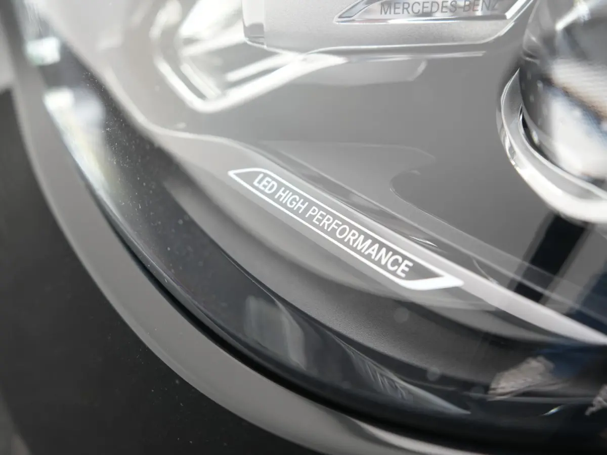 300 e Avantgarde PHEV 313pk Dealer O.H | Cruise Control | Camera | Apple Carplay | Virtual | Elektrische Sportstoelen Verwarmd | Navigatie | MBUX Infotainment | DAB | 17"L.M | Plug In Hybrid