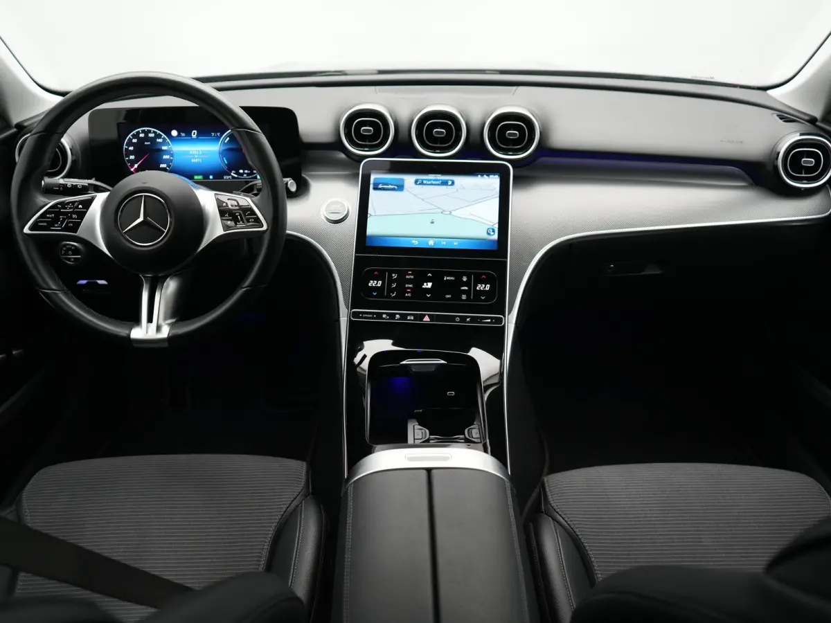 300 e Avantgarde PHEV 313pk Dealer O.H | Cruise Control | Camera | Apple Carplay | Virtual | Elektrische Sportstoelen Verwarmd | Navigatie | MBUX Infotainment | DAB | 17"L.M | Plug In Hybrid