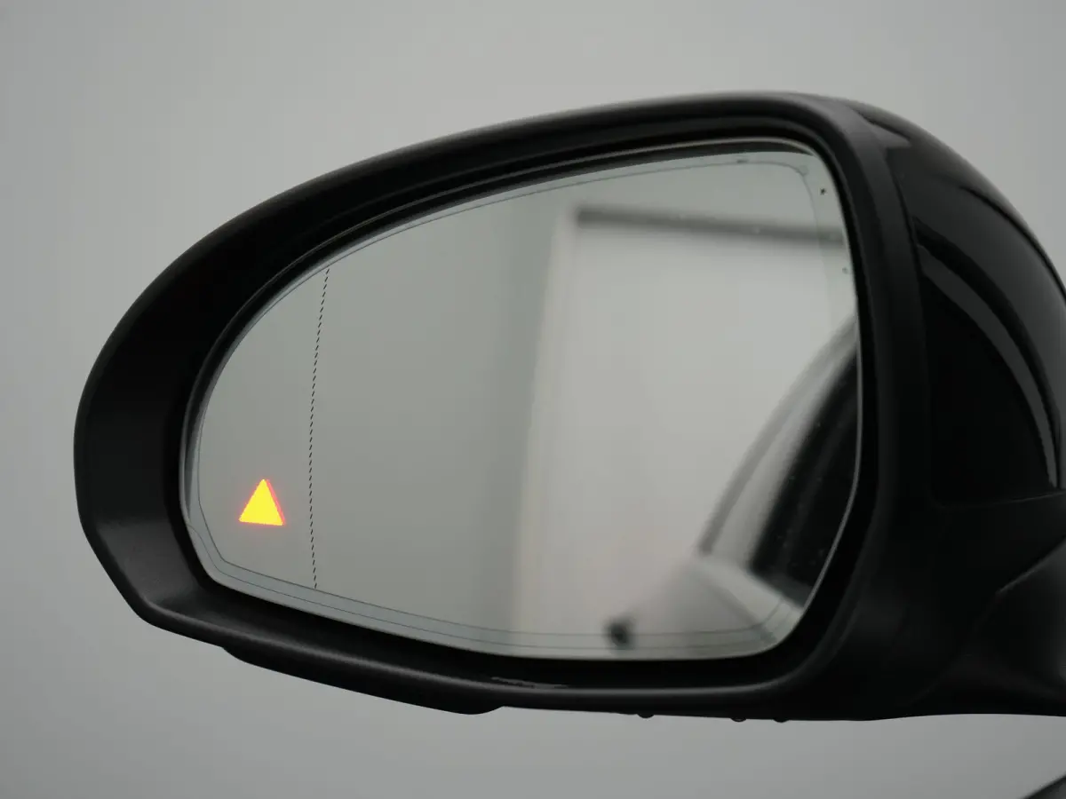 300 e Avantgarde PHEV 313pk Dealer O.H | Cruise Control | Camera | Apple Carplay | Virtual | Elektrische Sportstoelen Verwarmd | Navigatie | MBUX Infotainment | DAB | 17"L.M | Plug In Hybrid