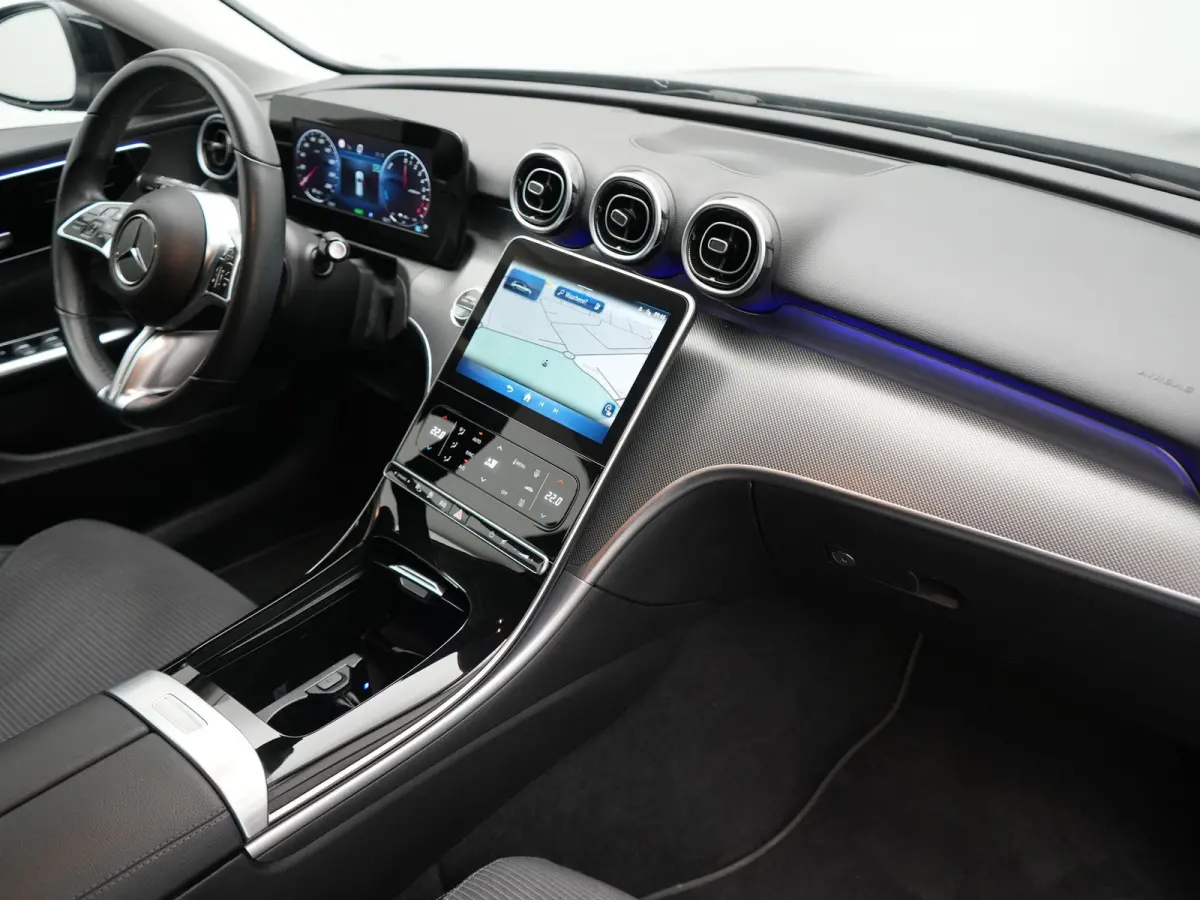 300 e Avantgarde PHEV 313pk Dealer O.H | Cruise Control | Camera | Apple Carplay | Virtual | Elektrische Sportstoelen Verwarmd | Navigatie | MBUX Infotainment | DAB | 17"L.M | Plug In Hybrid