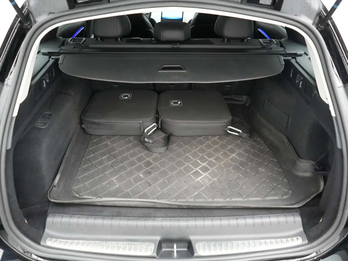300 e Avantgarde PHEV 313pk Dealer O.H | Cruise Control | Camera | Apple Carplay | Virtual | Elektrische Sportstoelen Verwarmd | Navigatie | MBUX Infotainment | DAB | 17"L.M | Plug In Hybrid