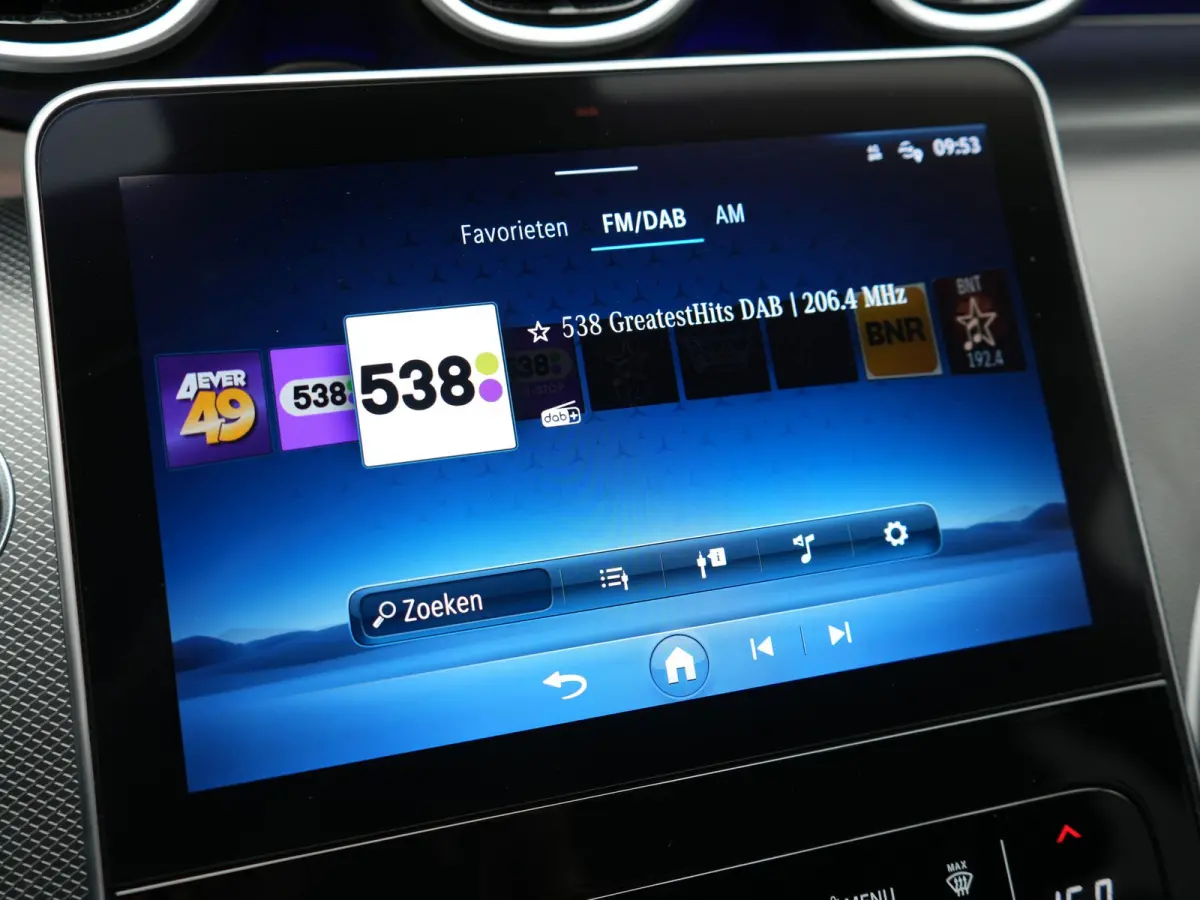 300 e Avantgarde PHEV 313pk Dealer O.H | Cruise Control | Camera | Apple Carplay | Virtual | Elektrische Sportstoelen Verwarmd | Navigatie | MBUX Infotainment | DAB | 17"L.M | Plug In Hybrid