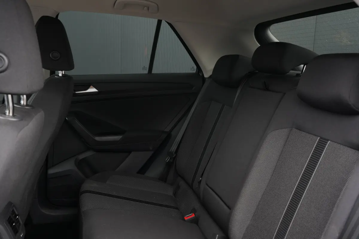 1.0 TSI 110pk Life | Trekhaak | Camera | Adaptive Cruise | Carplay | Keyless Entry & Start | 16"