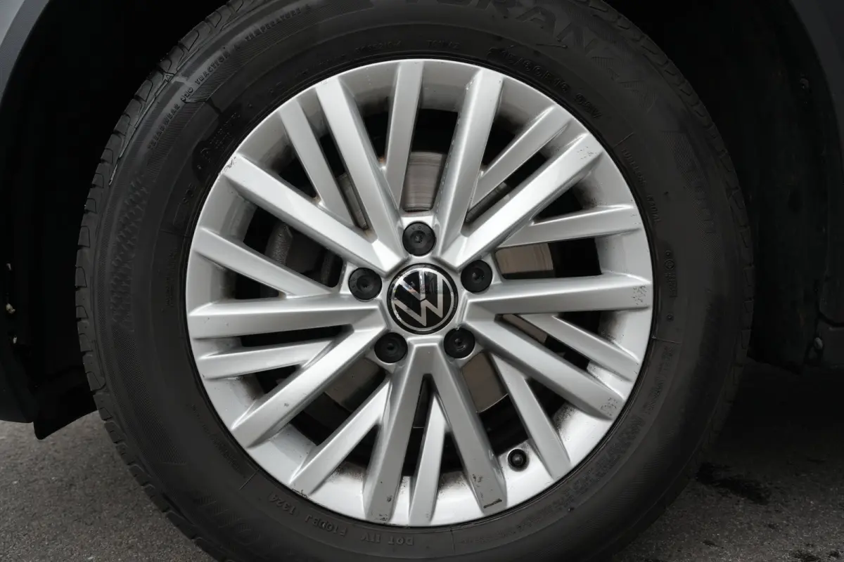 1.0 TSI 110pk Life | Trekhaak | Camera | Adaptive Cruise | Carplay | Keyless Entry & Start | 16"