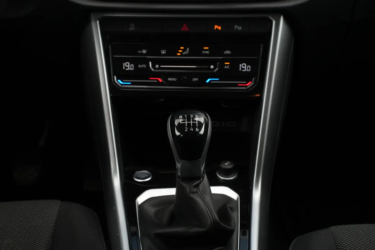 1.0 TSI 110pk Life | Trekhaak | Camera | Adaptive Cruise | Carplay | Keyless Entry & Start | 16"