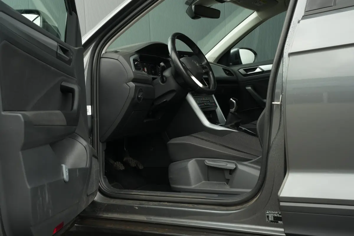 1.0 TSI 110pk Life | Trekhaak | Camera | Adaptive Cruise | Carplay | Keyless Entry & Start | 16"