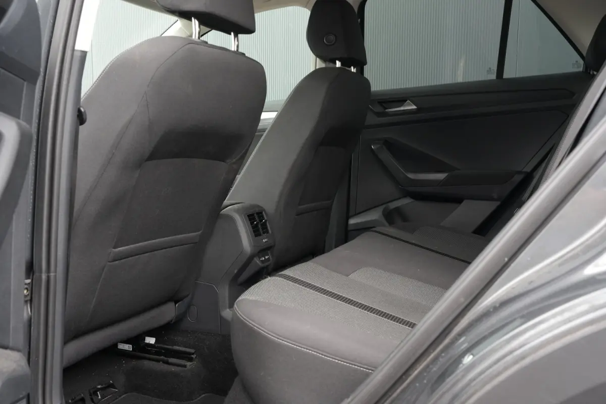 1.0 TSI 110pk Life | Trekhaak | Camera | Adaptive Cruise | Carplay | Keyless Entry & Start | 16"
