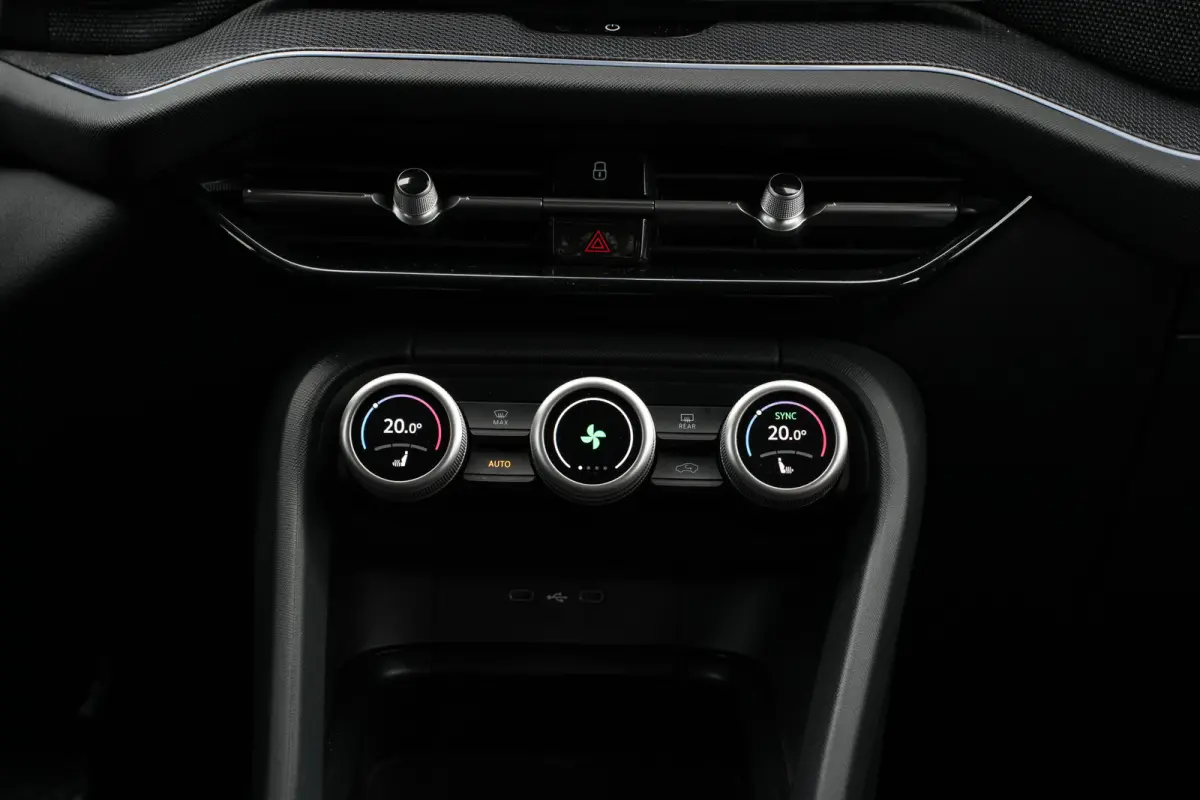 1.5 TSI 150pk MHEV Business Edition 7p. | Camera | Carplay | 2 Delige Airco | Adaptive Cruise | Uitklapbare Trekhaak | 18" |