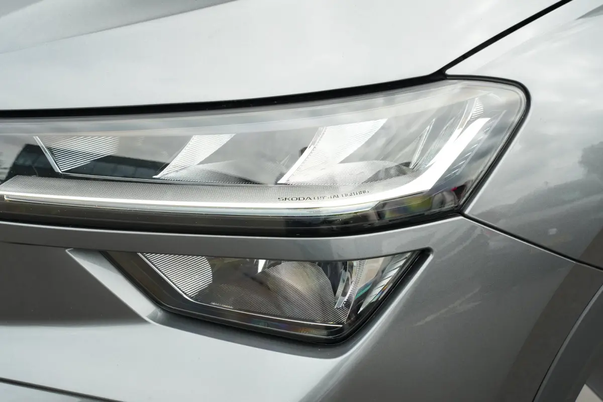 1.5 TSI 150pk MHEV Business Edition 7p. | Camera | Carplay | 2 Delige Airco | Adaptive Cruise | Uitklapbare Trekhaak | 18" |