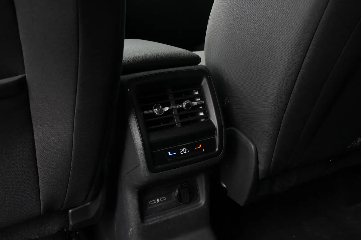 1.5 TSI 150pk MHEV Business Edition 7p. | Camera | Carplay | 2 Delige Airco | Adaptive Cruise | Uitklapbare Trekhaak | 18" |