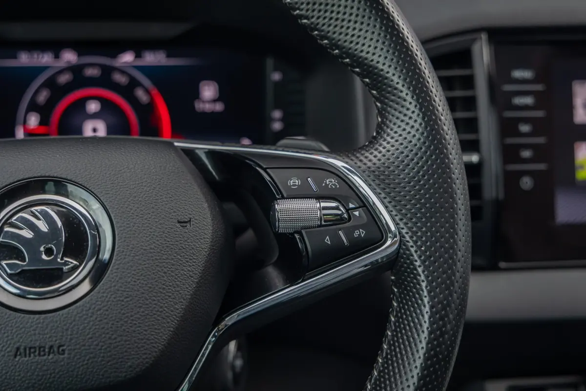 1.5 TSI ACT Sportline Business | Trekhaak (weg-klap) | Pano-dak | 360 camera | Adap.cruise | Premium audio | Stoel+stuur verwarming | Digitaal dashboard | 360 Camera  | Apple Carplay/Android
