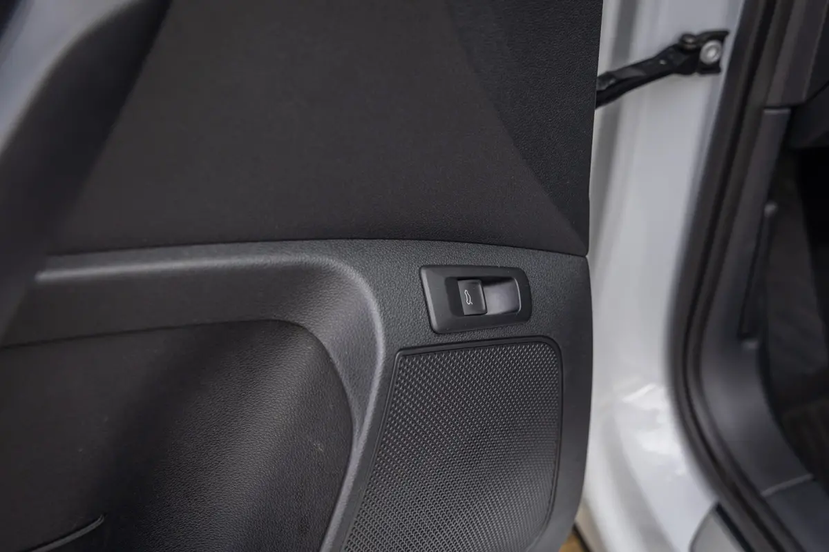 1.5 TSI ACT Sportline Business | Trekhaak (weg-klap) | Pano-dak | 360 camera | Adap.cruise | Premium audio | Stoel+stuur verwarming | Digitaal dashboard | 360 Camera  | Apple Carplay/Android