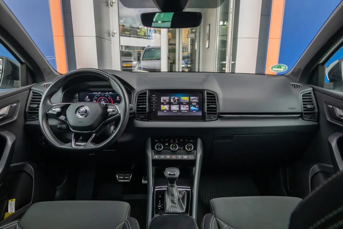 1.5 TSI ACT Sportline Business | Trekhaak (weg-klap) | Pano-dak | 360 camera | Adap.cruise | Premium audio | Stoel+stuur verwarming | Digitaal dashboard | 360 Camera  | Apple Carplay/Android