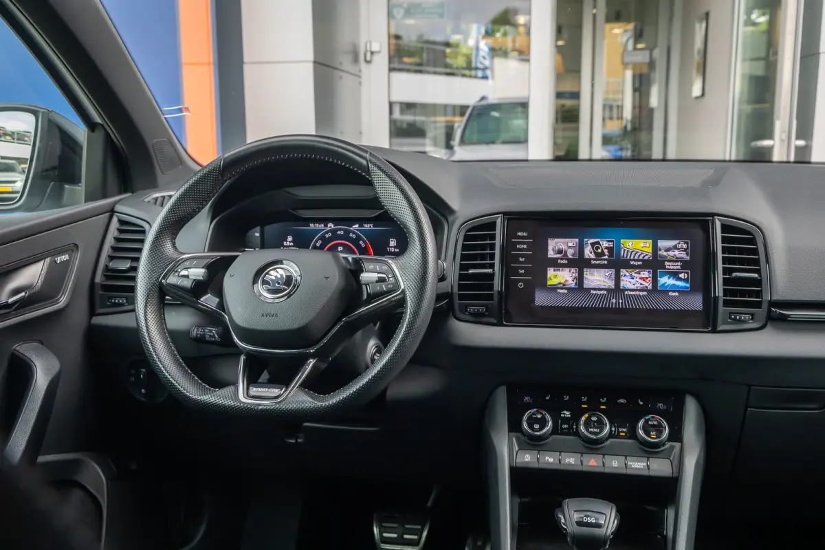 1.5 TSI ACT Sportline Business | Trekhaak (weg-klap) | Pano-dak | 360 camera | Adap.cruise | Premium audio | Stoel+stuur verwarming | Digitaal dashboard | 360 Camera  | Apple Carplay/Android